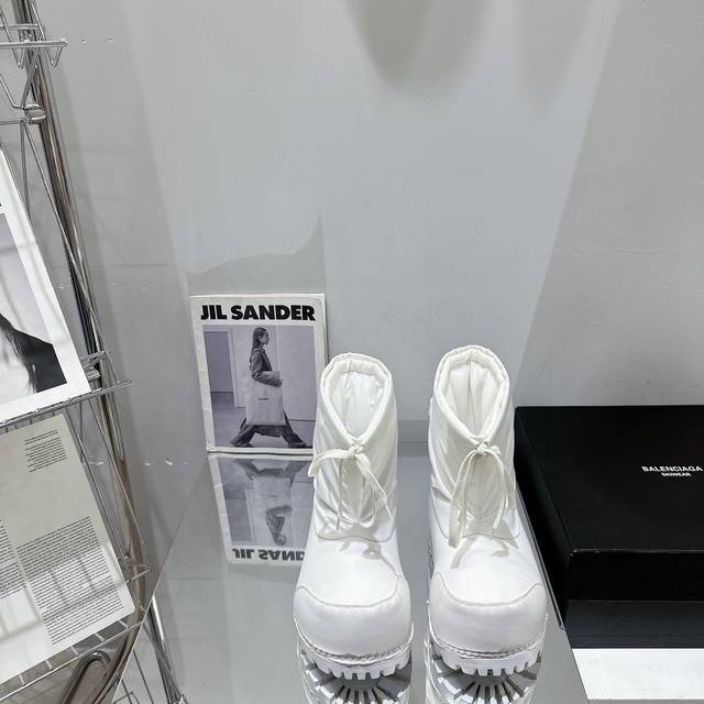 男10 Balenciaga巴黎世家滑雪系列skiwear最新款情侣阿拉斯加雪地靴 正品rmb9620购入开发 完美复刻 设计师推出探索时尚界对于原创与挪用的概