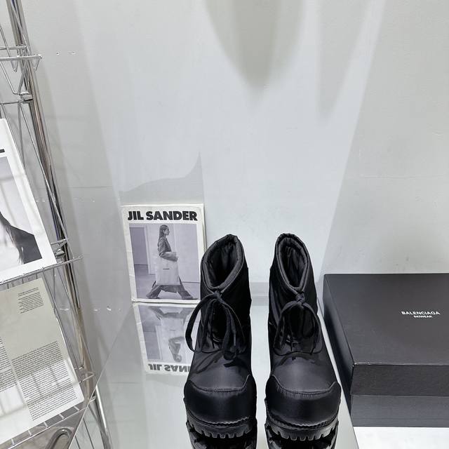 男10 Balenciaga巴黎世家滑雪系列skiwear最新款情侣阿拉斯加雪地靴 正品rmb9620购入开发 完美复刻 设计师推出探索时尚界对于原创与挪用的概