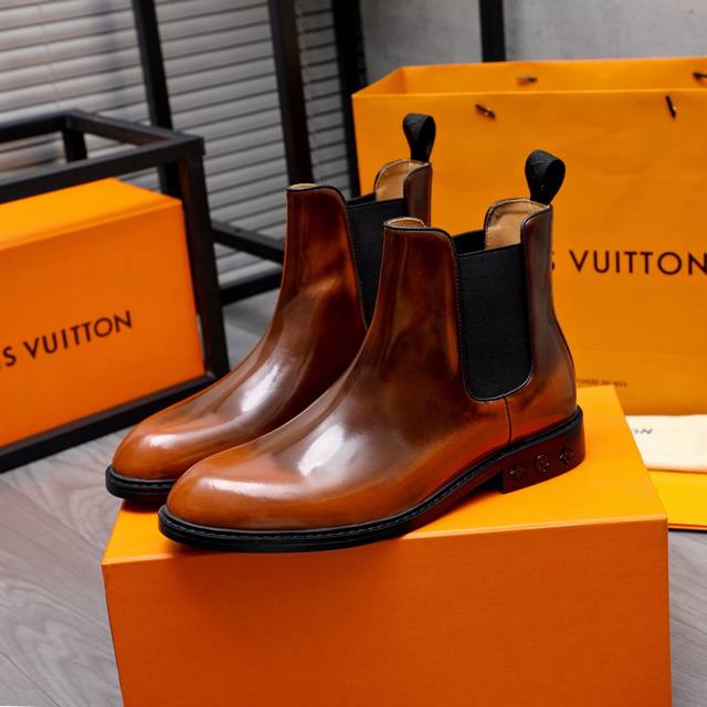 商品商标 Louis Vuitton 路易威登 正装鞋 正码码数: 38-44 商品材料 精选 头层牛皮鞋面 牛皮内里原版大底