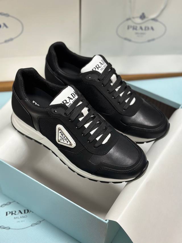 Pra 2Ee 运动鞋 批 Size 38-46 融优雅的创意设计以区pra系列典型的材质于一身 鞋身采用海洋塑料回收物所制的创新性 Re-Nyian再生尼龙和