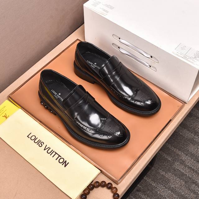 水染牛里 Louis Vuittonx 高端 路易威登 年专柜最新款 正装商务皮鞋原版最高品质 进口意大利小牛皮面料牛皮内里 原版大底 正装码数:3844