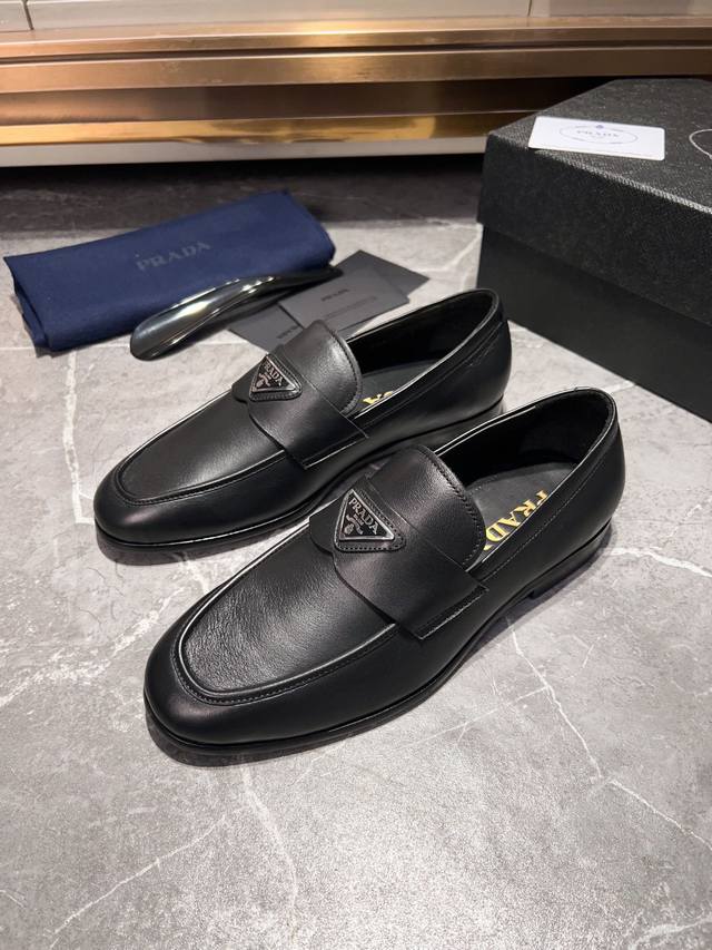 厂价 普拉达 Prada 男士皮鞋进口专柜材质十牛里 原板真皮大底39-44 可订38 45专柜全套包装了