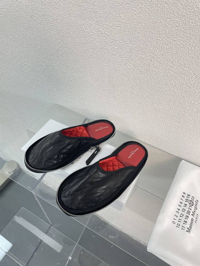 Mm6 包包拉链 旅行鞋 Maison Margiela 超软小羊皮 大热时尚风 黑色 Mm6 Maison Margiela的实验性从功能主义的解构美学出发