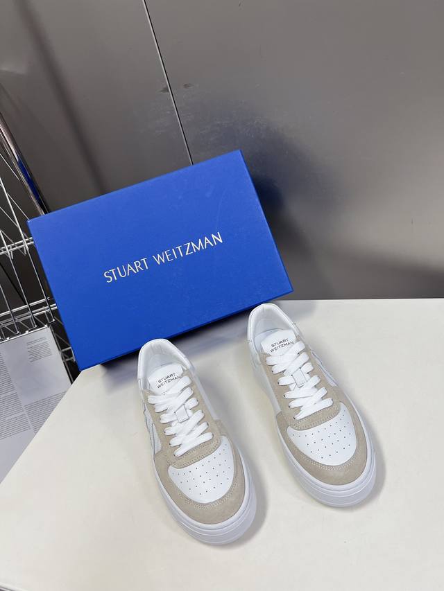 Stuart Weitzman高版本sw低帮休闲运动鞋华丽焕新经典系带款小白鞋 全新上线 恩缇韦曼专门为女性量身打造定制鞋楦 致力于为每一位现代女性打造舒适且奢