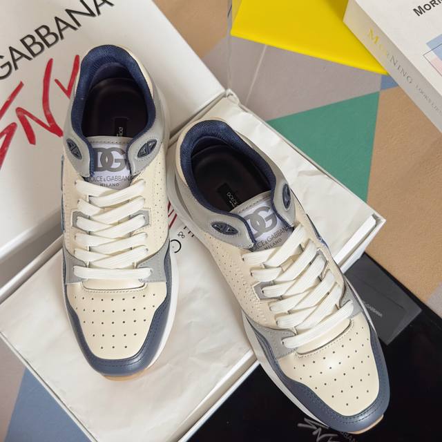 顶级版本：男款 Dolce&Gabbana杜嘉班纳 D&G最新款 休闲 运动鞋 老爹鞋 跑鞋 原版购入开发 做货 春夏系列 Daymaster 运动鞋，设计简约