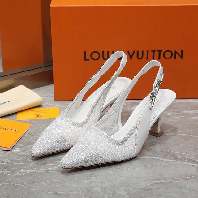 Louis Vuitton 路易威登 24夏季新款露跟高跟鞋 鞋面：羊皮 内里：羊皮 鞋底：意大利真皮大底 跟高：6.5Cm 9.5Cm 码数：35-41