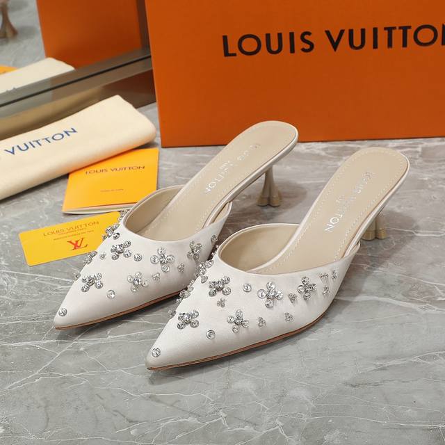 Louis Vuitton 路易威登 24夏季新款拖鞋 鞋面：真丝 内里：羊皮 鞋底：意大利真皮大底 跟高：5.5Cm 7.5Cm 码数：35-41