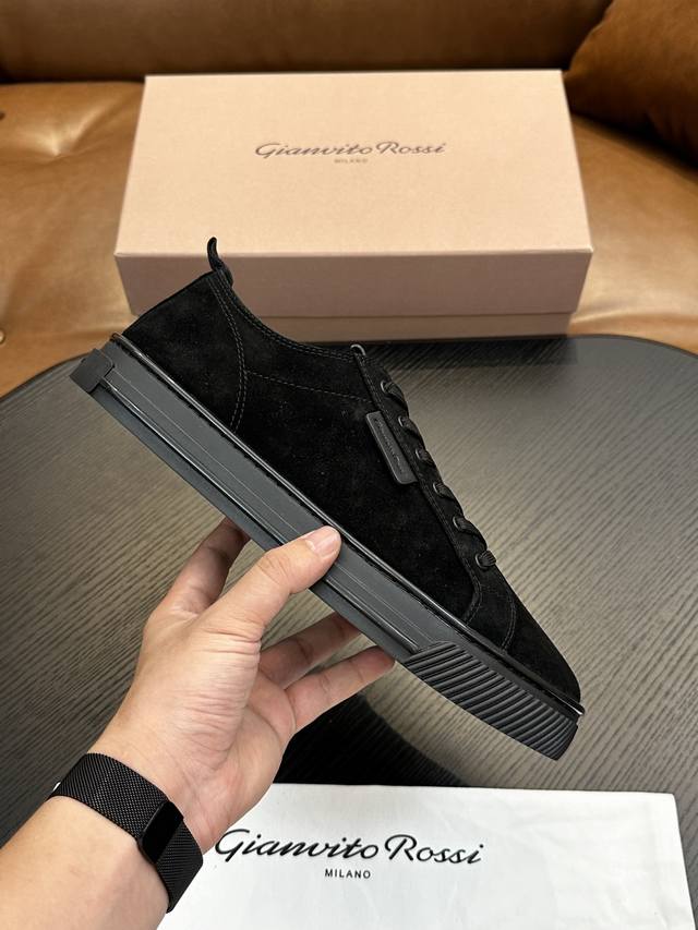 Gianvito Rossi新款来袭 2024系带板鞋款 Gr是意大利鞋履品牌，由著名鞋履设计师gianvito Rossi创立品牌以其独特的设计、优质的材料和 - 点击图像关闭