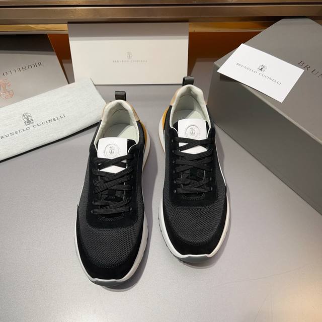 顶级bc新品 Brunello Cucinell* 小牛皮冲孔拼接低帮运动鞋 官方售价rmb ￥8,100 新材料和对比细节重新定义了这款运动鞋的经典风格。鞋头 - 点击图像关闭