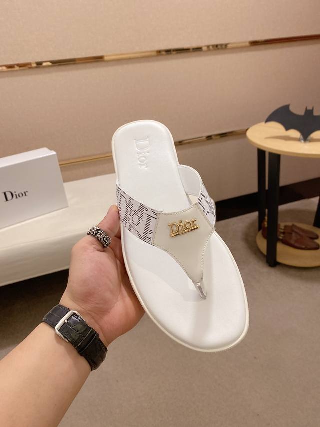 Dior~迪奥拖鞋 男鞋高端品牌 官网1:1最新力作：原版开模定制，面料釆用进口原版材料制作，升级版大底，更轻便，防滑。市场顶级品质，简单不失品味，潮人必备，时