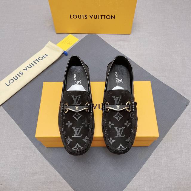 Louis Vuitton，Lv专注高端，官网新款男士豆豆鞋专柜爆款系列 顶级原单品质，真材实料，原单南非进口头层磨砂皮 ， 头层羊皮里，原版御用耐磨胶塑大底