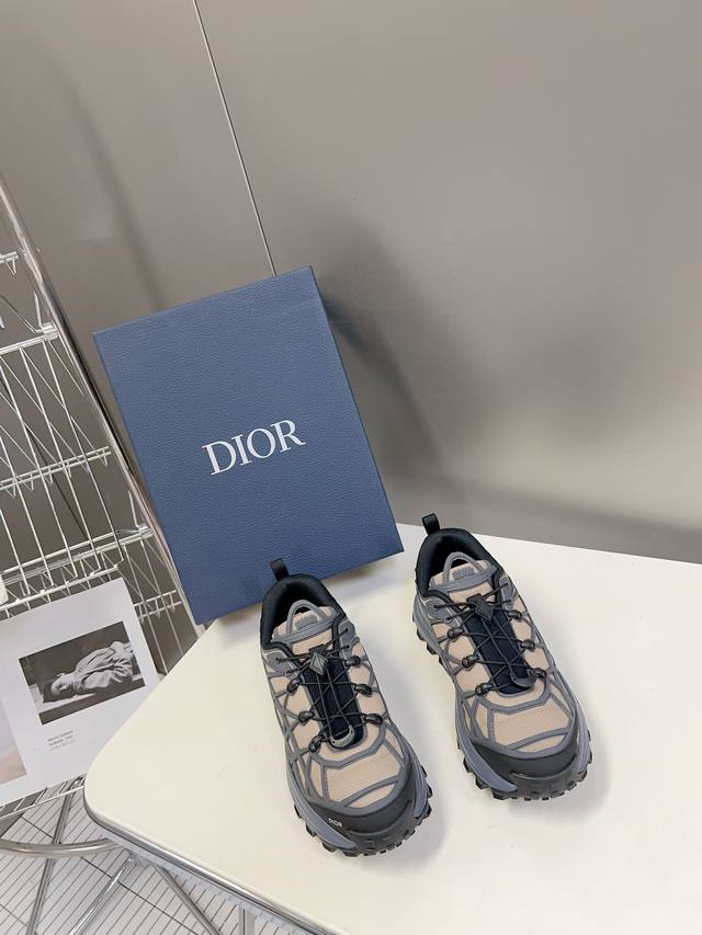Dior迪奥经典低帮 B31 Runner 运动鞋 原版9 购入，开发做货，一比一还原，原版做法，工艺绝非市场普通版本可相提并论 采用进口网眼织物精心制作，搭配