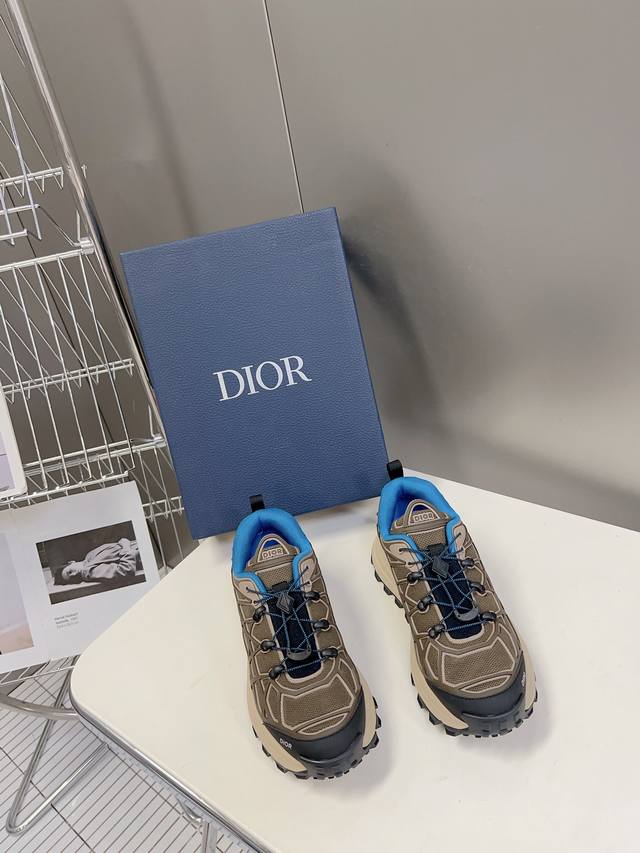 Dior迪奥经典低帮 B31 Runner 运动鞋 原版9 购入，开发做货，一比一还原，原版做法，工艺绝非市场普通版本可相提并论 采用进口网眼织物精心制作，搭配 - 点击图像关闭