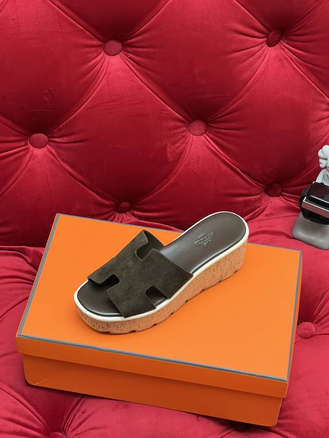 独家实拍 顶级版本 Herme23Ss春夏新款 拖鞋 巅峰珐琅纯手工 工艺制作 至尊代购级 重金开发套全对版钢模 完对美版正品logo 独家对版品正字体 鞋面：