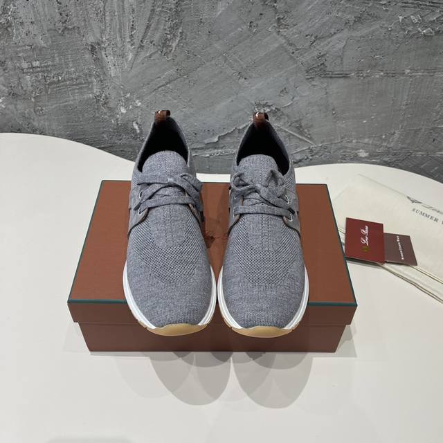 Loro Piana 诺悠翩雅热销系列 Flexy Walk运动鞋 鞋面采用wish 双层针织羊毛以专门工艺制成。轻盈舒适，非常适合休闲放松时穿着。 Wish