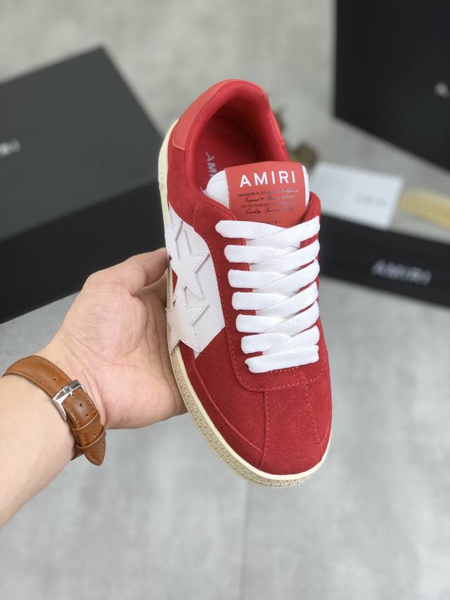 工厂价 高版本 Amiri埃米尔 最新款2044Ss新款情侣休闲运动鞋，经典的鞋身loogo标志，让流行元素和品牌融为一体让时尚更为耀眼。鞋面采用经典配色进行拼