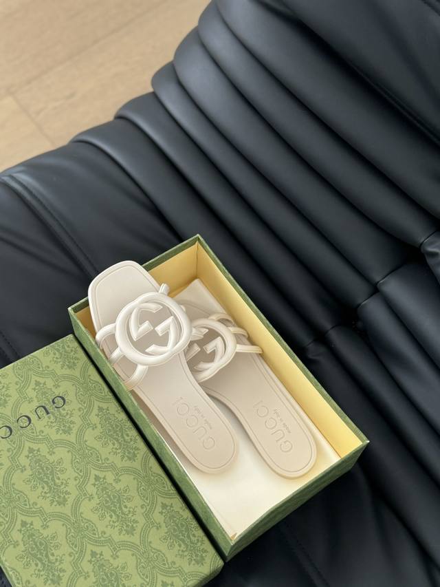 Tpu带亮光版本 Gucci 2024最新款果冻拖鞋 高版本tpu材料 跑量价 Size: 35-41 - 点击图像关闭