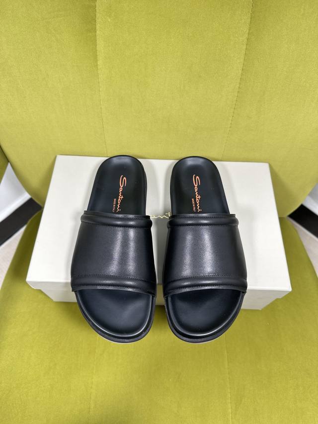 工厂价： Santoni新款男士拖鞋，本款面料选用进口牛皮，质感超赞，小牛皮内里，高级定制版，手工制作，独家产品，码数:39-45 46可以定制