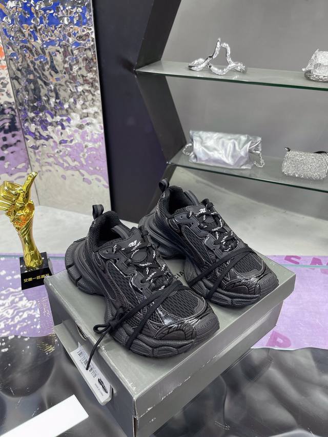 工厂价： 情侣款balenciaga 巴黎世家九代23Ss最新爆款3Xl Sneaker系列 情侣款 休闲 老爹鞋 运动鞋 整体鞋型汲取了balenciaga