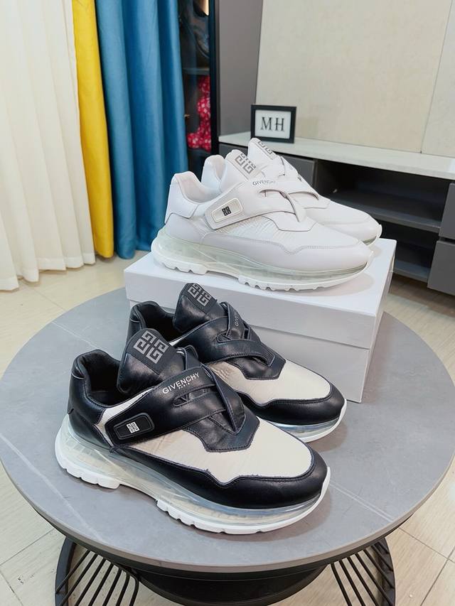 出厂价 Givenchy 纪梵希 高端版本 专柜同步发售鞋面：意大利进口品牌logo印花布匹 尽显奢华，羊皮内里加上双层组合，脚感舒适，鞋底：原厂特供气垫tup
