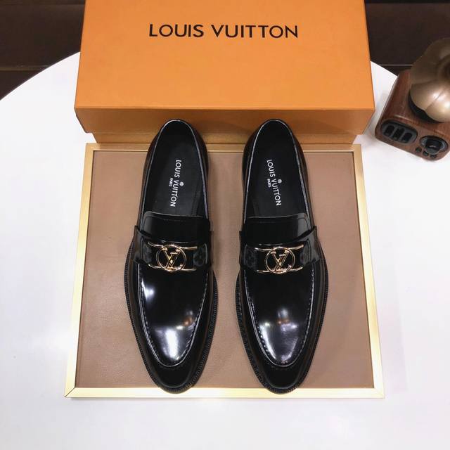 工厂批 Louis Vuitton 原单 新款lv路易威登 * 顶级版本 Lv经典皮鞋！选用进口原版单牛皮 原版真皮边条拼接耐磨橡胶大底！高品质精品！码数38- - 点击图像关闭