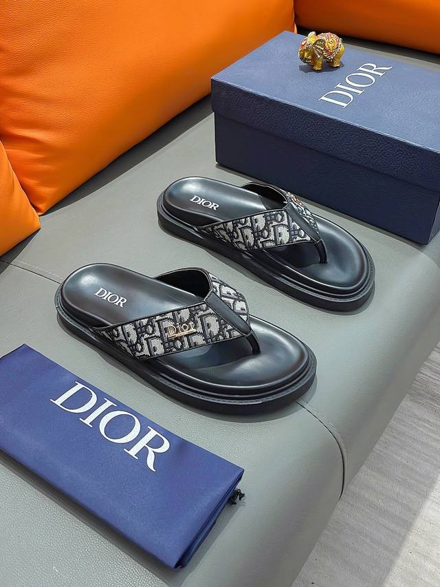 商品名称：Dior 迪奥 正规码数: 38-44 拖鞋 商品材料：精选进口原版面料，原厂特供原版底。