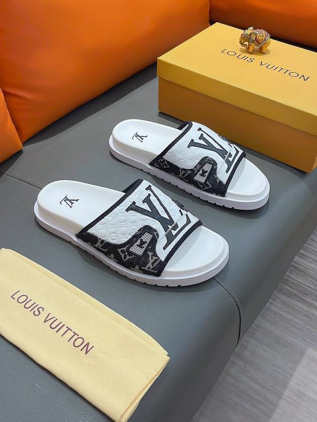 商品名称：Louis Vuitton 路易 威登 正规码数: 38-44 拖鞋 商品材料：精选 意大利进口原版面料，原厂特供原版底。