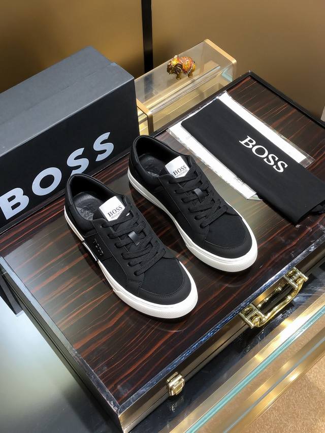 商品名称：Boss 波士 正规码数: 38-44 休闲鞋 商品材料：精选 牛皮鞋面，柔软羊皮垫脚；原厂特供大底。