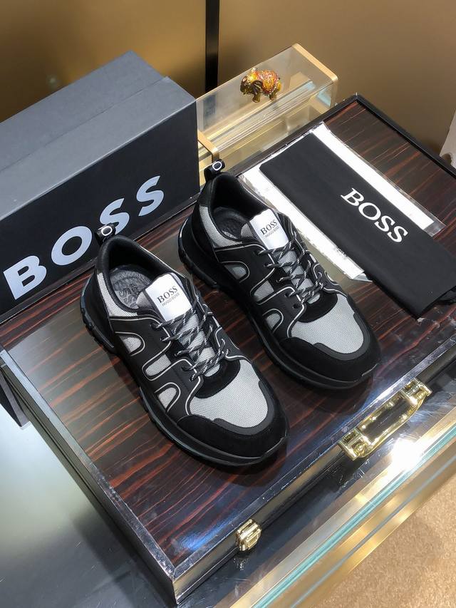 商品名称：Boss 波士 正规码数: 38-44 休闲鞋 商品材料：精选 牛皮鞋面，柔软羊皮垫脚；原厂特供大底。