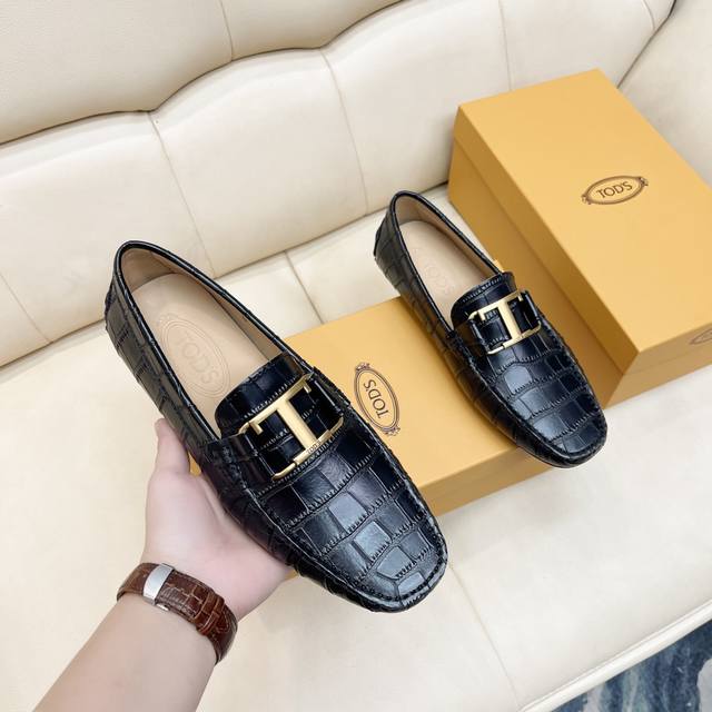 Tod'S 2022官网新款豆豆鞋 鳄鱼纹+牛皮内里 Size :38-45 - 点击图像关闭