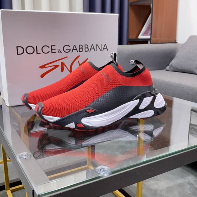 商品商标: Dolce&Gabbana 杜嘉&班纳 正码码数: 35-44 45.46定制 商品材料: 鞋面意大利飞织鞋面羊皮垫，鞋底：原厂特供原版橡胶大底，独
