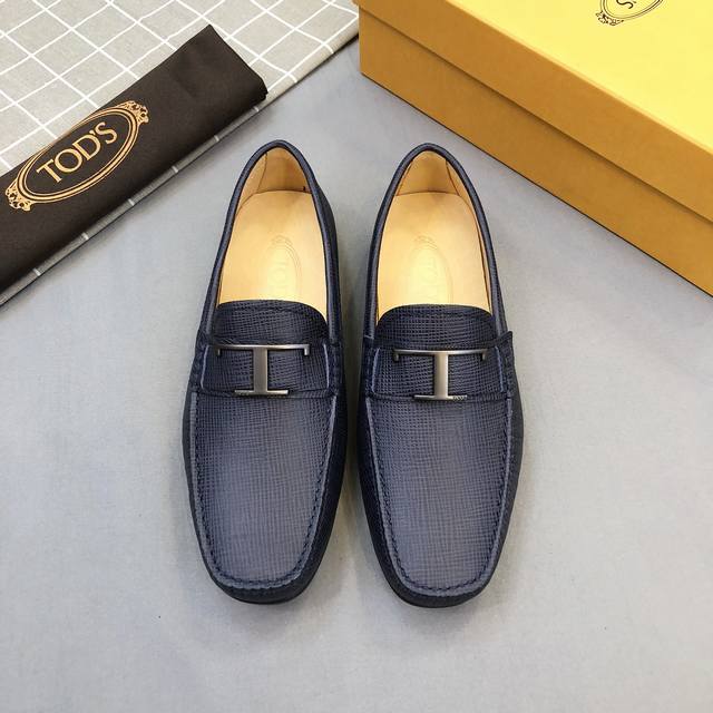 Tod* 男士豆豆鞋 专柜同步新款 高端品质 十字纹杏色牛里.原版包装。②色：黑色 深蓝。尺码38-45。