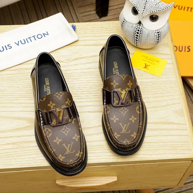 工厂价 Louis Vuitton 里 路易威登 新款男士休闲商务皮鞋官网原版复制，鞋面采用进口官网1:1材料制作意大利牛皮面，高端内里绝非一般的工艺制造，大厂