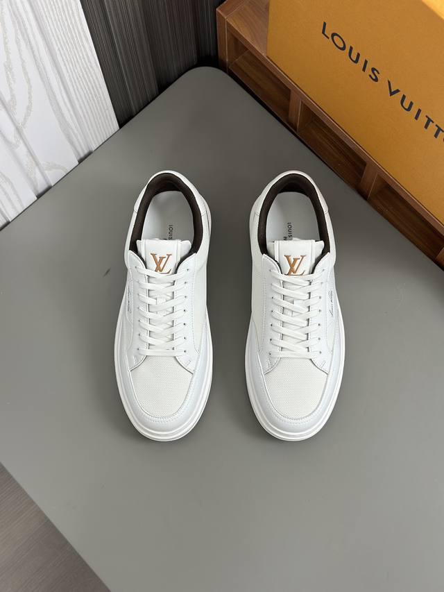 Louis Vuitton 路易威登 -高端品质 原单 -鞋面：纳帕小牛皮、高周波品牌logo -内里：高弹力帆布布匹，牛皮垫脚 -大底：超轻tpu发泡成型大底