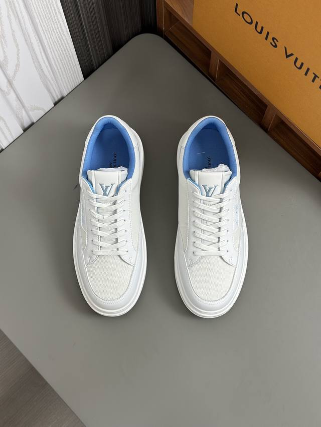 Louis Vuitton 路易威登 -高端品质 原单 -鞋面：纳帕小牛皮、高周波品牌logo -内里：高弹力帆布布匹，牛皮垫脚 -大底：超轻tpu发泡成型大底