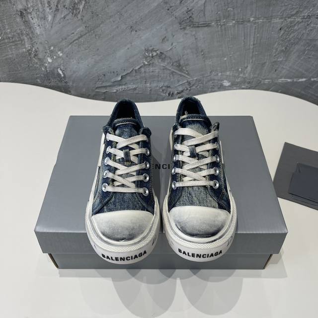 Balenciaga 巴黎世家做旧帆布鞋 情侣款复古休闲 运动鞋 原版开发 做货 这次 Paris Sneakers 的灵感来自六十年代前的硫化鞋，继续着dem