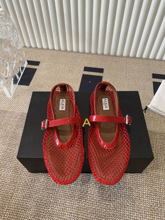 Alaia 阿莱亚 渔网芭蕾舞鞋 原版购入法国一线奢侈品牌 Alaia 阿莱亚24Ss 法式仙女芭蕾舞平底跳舞鞋，Alaia品牌源自其创始人，Azzedine