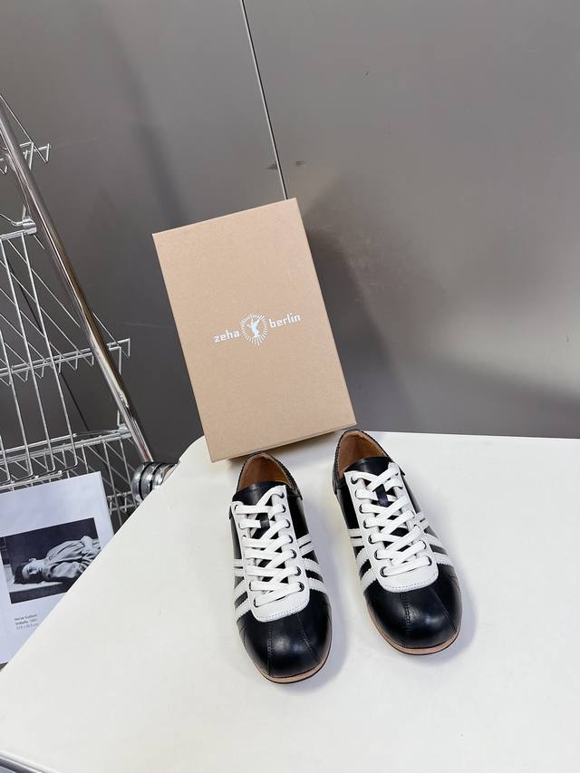 Zeha Berlin 秋冬新款 复古 德训鞋 Zeha Berlin 是一家起源于十九世纪的德国制鞋公司，他们家鞋履的特色之一就是那股浓郁的年代感 好比这双