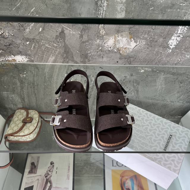 情侣款dior X Birkenstock 全球限量联名款这两个品牌刚出联名我就心动了，代购找很久才买到货，真的一鞋难求，真的超级好看，姐妹们给我冲码数:35-