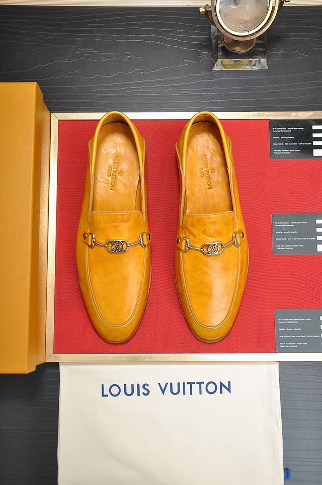 出厂价 Louis Vuitton 原单 新款lv路易威登 * 顶级版本 Lv经典皮鞋！选用进口原版单牛皮 原版真皮边条拼接耐磨橡胶大底！高品质精品！码数38-