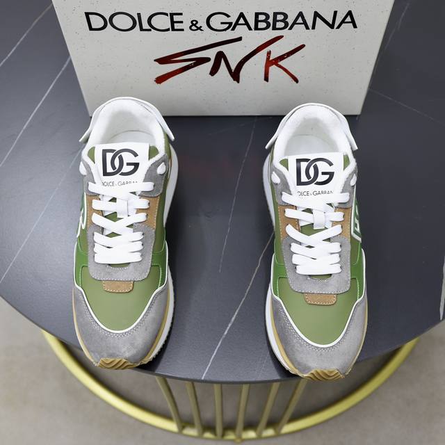 出厂价： 官网同步，Dolce&Gabbana 杜嘉班纳 ～高品质. Dg男鞋、原版进口皮料 舒适透气内里 完美时尚工艺 内简约大气而不失雅致上脚舒适，可户外出