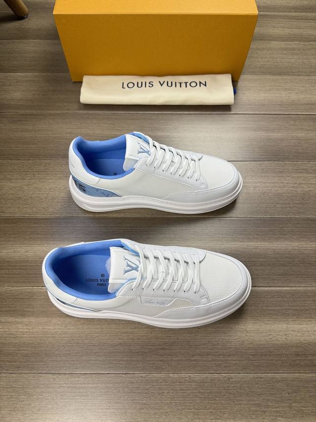 Louis Vuitton 路易威登 -高端品质 原单 -鞋面：摔纹小牛皮、后跟高周波品牌图腾、鞋身品牌帆布 -内里：品牌帆布布匹 -大底：超轻tpu 发泡;