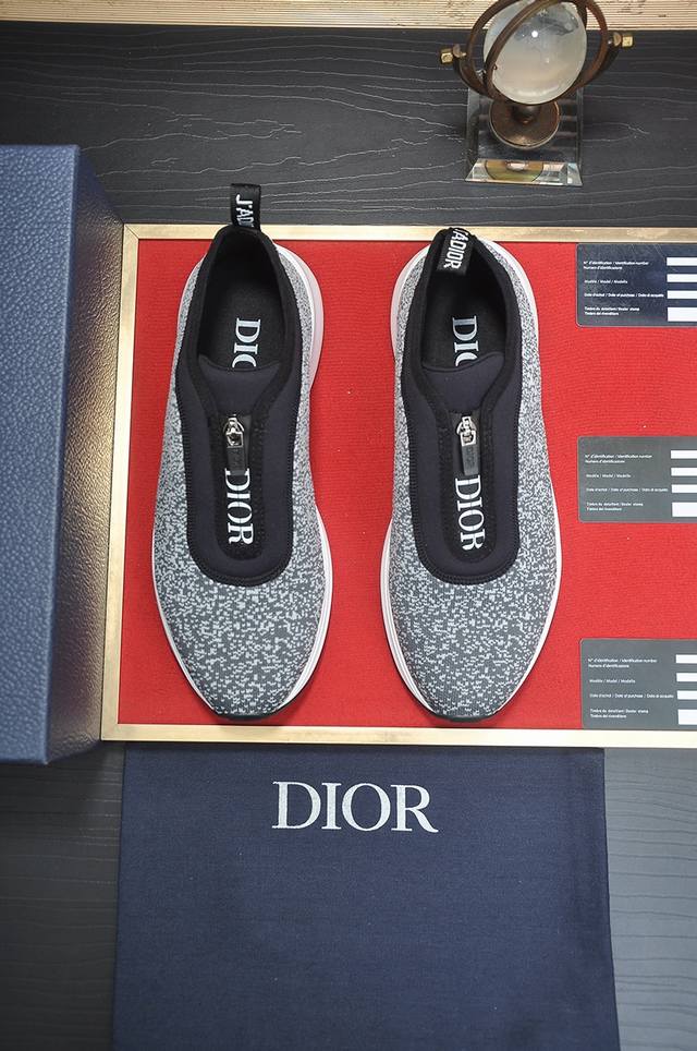 出厂价 Dior 迪奥 官网全球首发 男鞋高端品牌 最新力作：意大利进口原版专用布面料+牛皮+进口网布内里原版包头橡胶大底 柔软舒适，让行走更加便捷舒适！尺码: