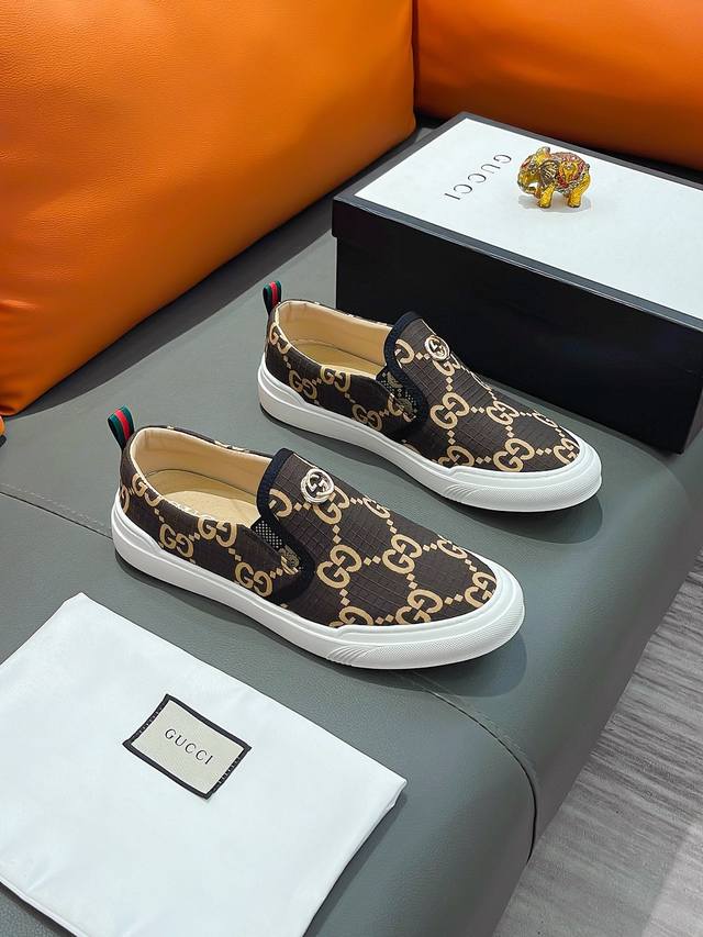 商品名称：Gucci 古驰 正规码数: 38-44 套脚鞋 商品材料：精选 牛皮鞋面，舒适羊皮内里；原厂大底。 - 点击图像关闭