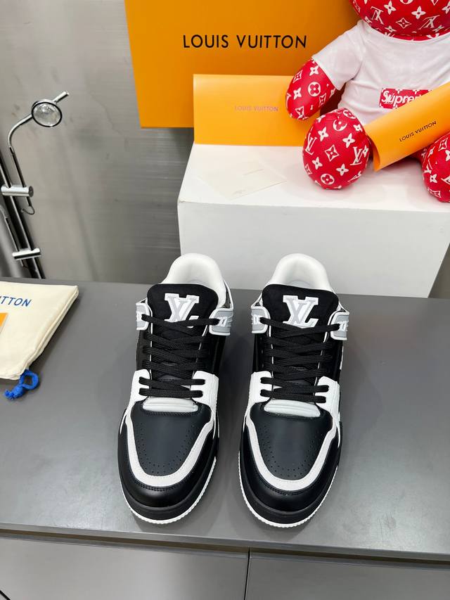 工厂实价 。2024 Louis*Vuitto* Lv Trainer 特别版 运动鞋欧洲代购1W Rmb购入 自vifgil到来之后而设计的这一系列 每一季度