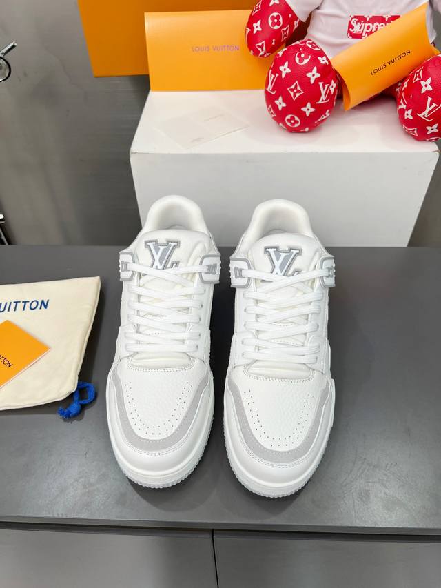 工厂实价 。2024 Louis*Vuitto* Lv Trainer 特别版 运动鞋欧洲代购1W Rmb购入 自vifgil到来之后而设计的这一系列 每一季度