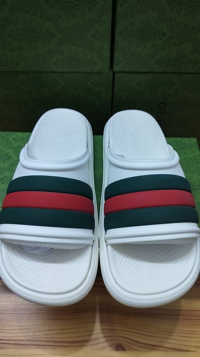 Gucci 古奇新款拖鞋，男款38-45，工厂实价 。