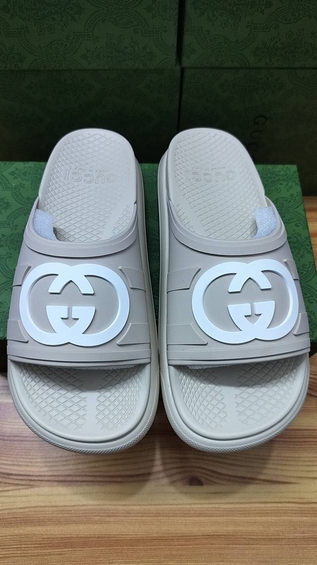 工厂实价 。Gucci 古奇新款拖鞋，男款38-45，