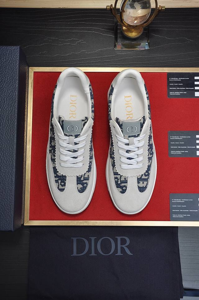 出厂价 Dior 迪奥 官网全球首发 男鞋高端品牌 最新力作：意大利进口原版专用布面料+牛皮+进口羊皮内里原版包头橡胶大底 柔软舒适，让行走更加便捷舒适！尺码: - 点击图像关闭