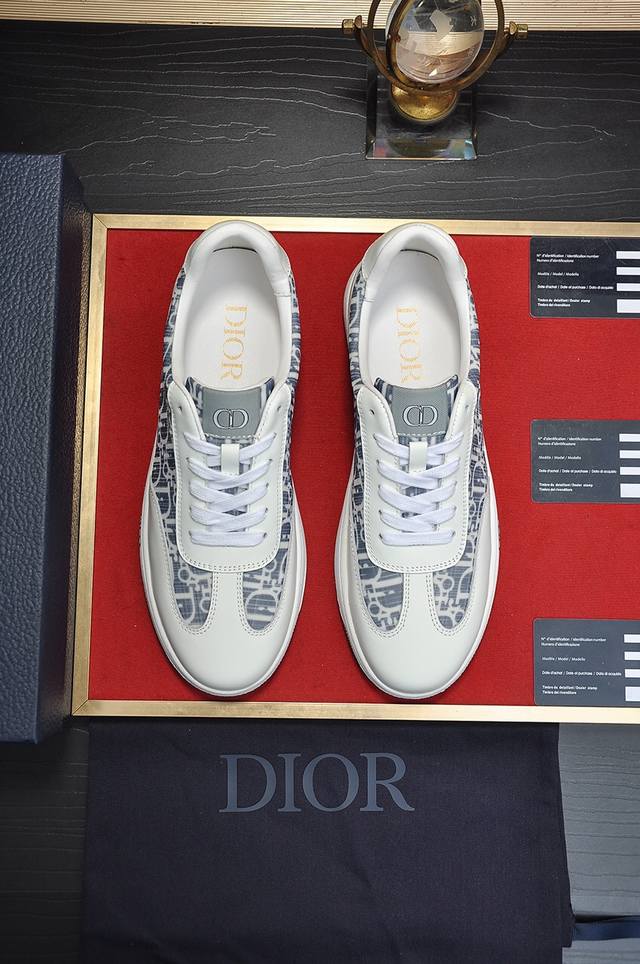 出厂价 Dior 迪奥 官网全球首发 男鞋高端品牌 最新力作：意大利进口原版专用布面料+牛皮+进口羊皮内里原版包头橡胶大底 柔软舒适，让行走更加便捷舒适！尺码: